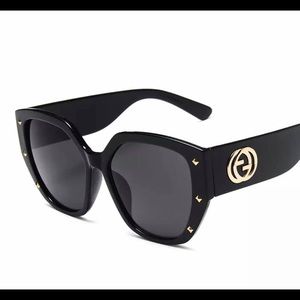 High Fashion Oversized Black Sunglasses